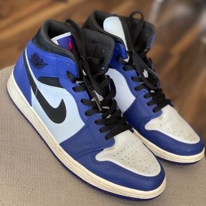 Jordan 1 Mid SE Deep Royal